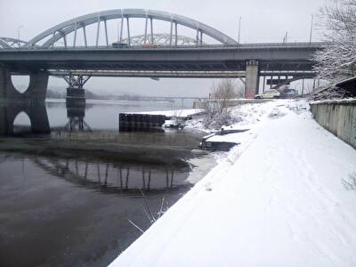 Вода в Днепре загрязняется жирными примесями: фотофакт